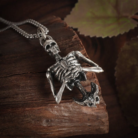 Classic Mythical Character Scarlet Wings Holy Sword Archangel Michael Pendant Necklace for Men Ladies Daily Cycling Wear Jewelry