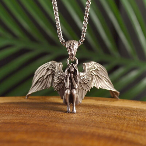 Classic Mythical Character Scarlet Wings Holy Sword Archangel Michael Pendant Necklace for Men Ladies Daily Cycling Wear Jewelry