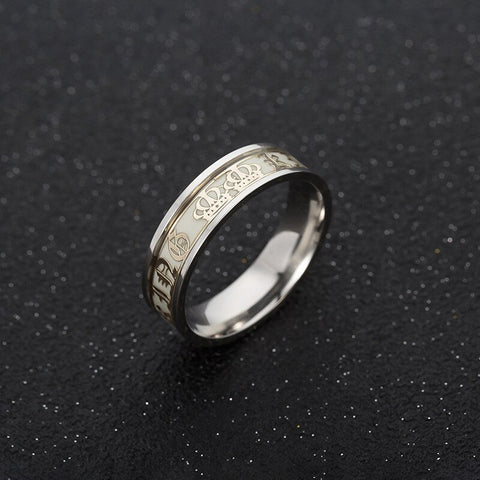 Daicy Factory Hot Selling Queen Stainless Steel Material Cheap High Polish Night Lights Band Ring Wholesale