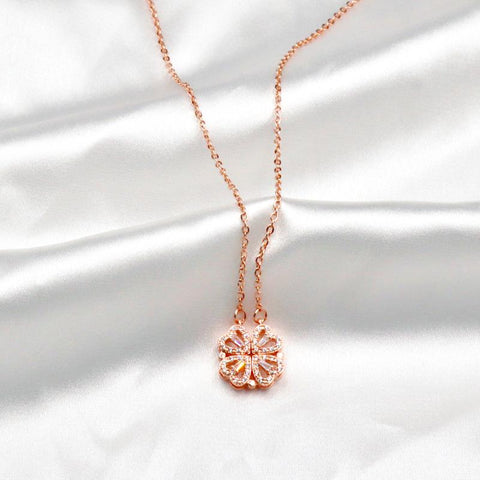 Fashion Magnetic Folding Heart Necklace for Women Cute 4 Heart Clover Necklace Female Jewelry Gift